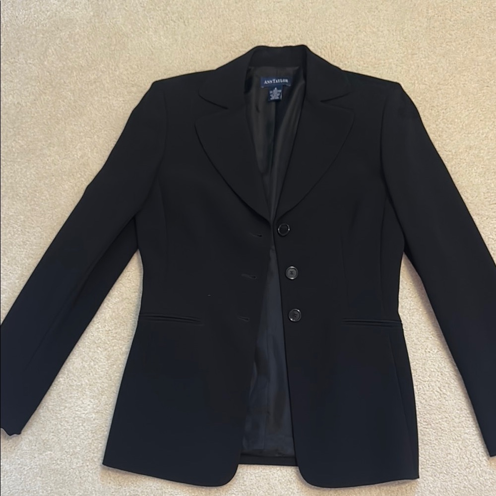 Ann Taylor Black Blazer with Notched Lapels and Structured Shoulders